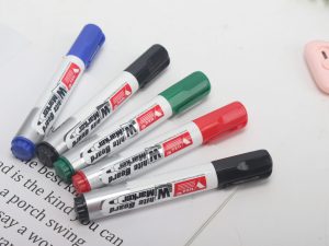 High-capacity Permanent markers/whiteboard markers